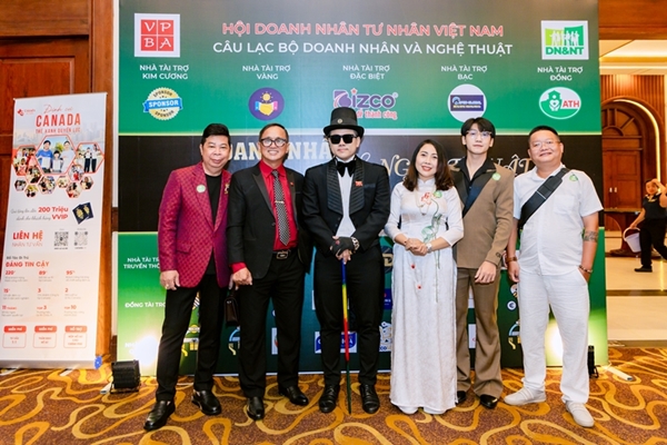 Sinh nhật lần thứ nhất - CLB Doanh nhân và Nghệ thuật Sinh nhật lần thứ nhất - CLB Doanh nhân và Nghệ thuật